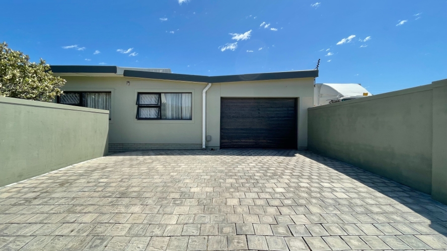 4 Bedroom Property for Sale in Rusthof Western Cape